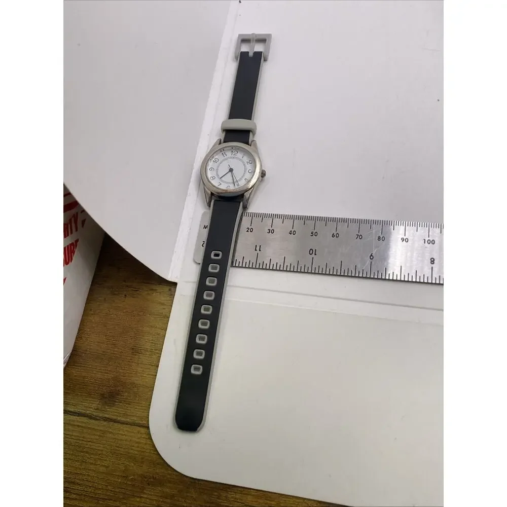 Womens Vintage Silver Tone Watch New Battery